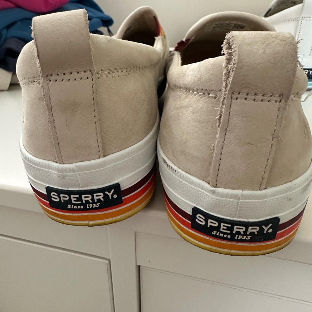 Sperry Beige Sneakers with Multicolor Sole